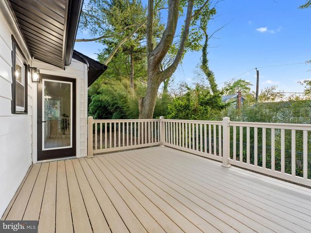153 PEBBLEBROOK LN, Mount Laurel, NJ 08054