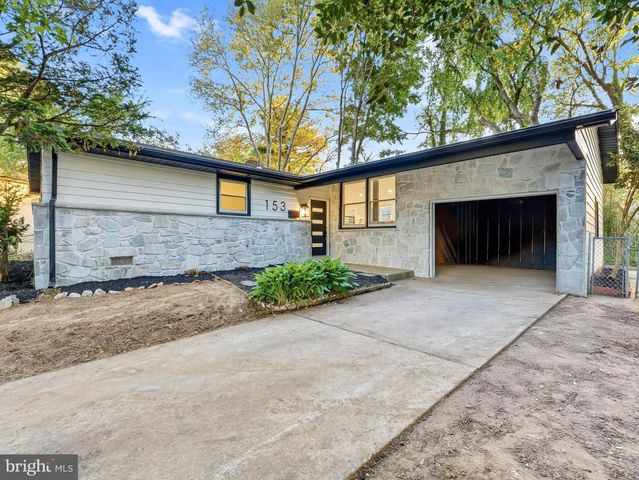 153 PEBBLEBROOK LN, Mount Laurel, NJ 08054