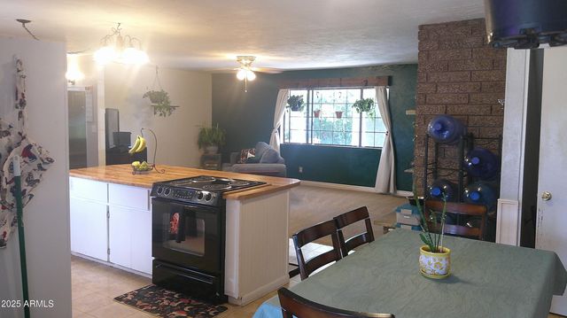 44 S 3RD Street W, Snowflake, AZ 85937