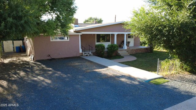 44 S 3RD Street W, Snowflake, AZ 85937