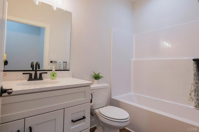 536 Leesville Road 202, Lynchburg, VA 24502