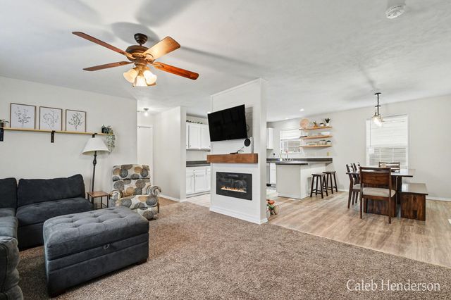 1131 Glasgow Avenue, Leighton Twp, MI 49348
