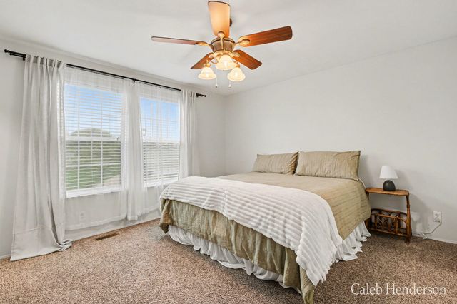 1131 Glasgow Avenue, Leighton Twp, MI 49348