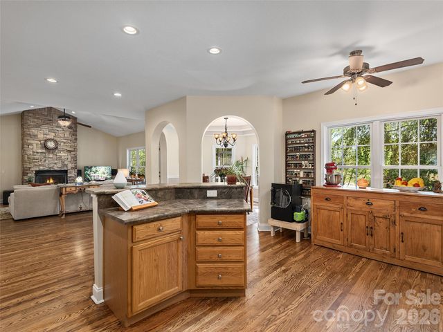 37 Crimson Lane, Hendersonville, NC 28792