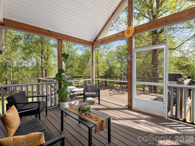 37 Crimson Lane, Hendersonville, NC 28792