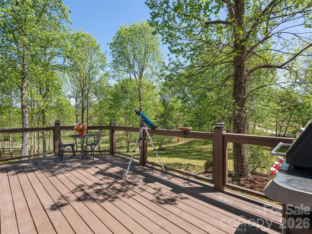 37 Crimson Lane, Hendersonville, NC 28792