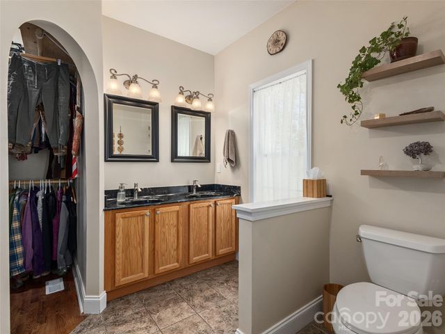 37 Crimson Lane, Hendersonville, NC 28792