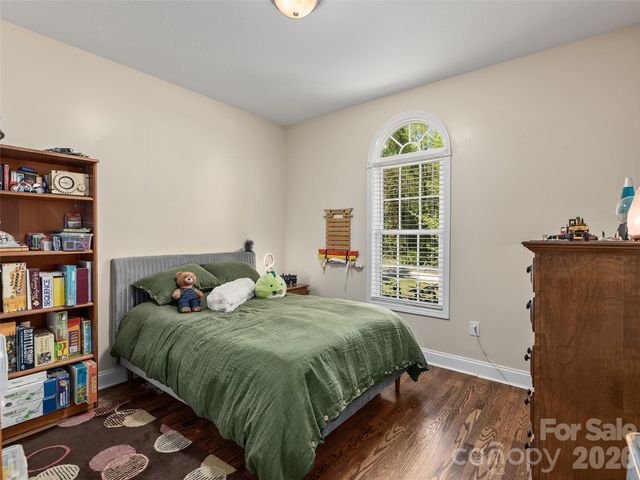 37 Crimson Lane, Hendersonville, NC 28792