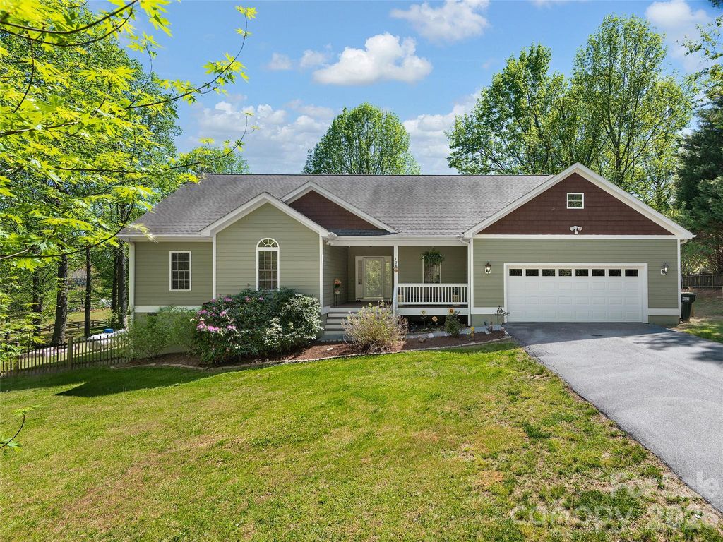 37 Crimson Lane, Hendersonville, NC 28792