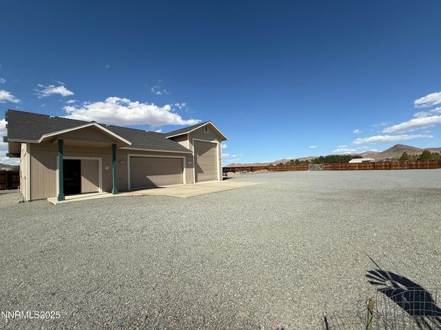 25 Nives Court, Sparks, NV 89441
