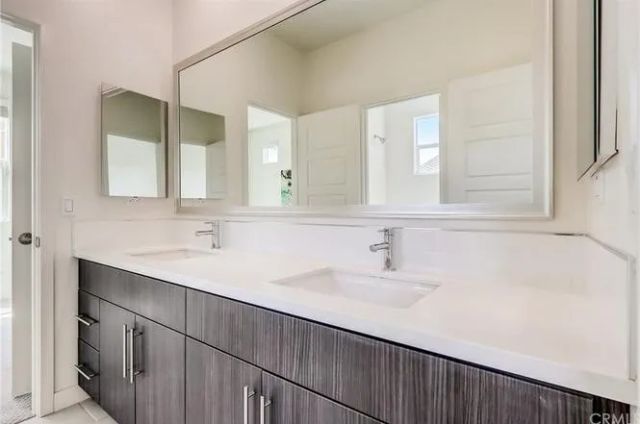 111 Newall, Irvine, CA 92618