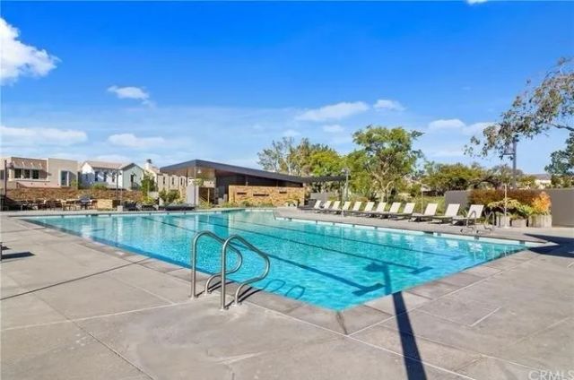 111 Newall, Irvine, CA 92618