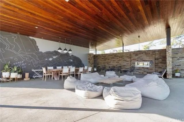 111 Newall, Irvine, CA 92618