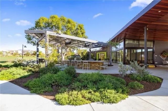 111 Newall, Irvine, CA 92618