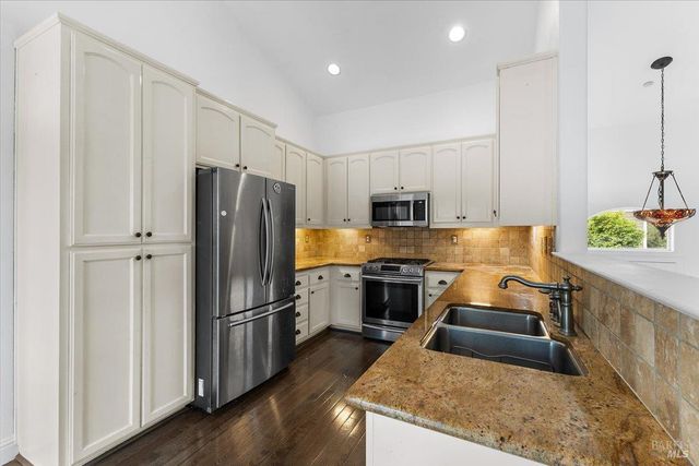 103 Paul Wittke Dr, Healdsburg, CA 95448