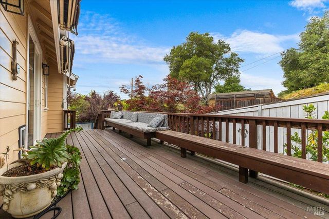 103 Paul Wittke Dr, Healdsburg, CA 95448