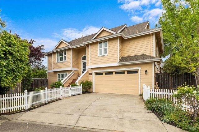 103 Paul Wittke Dr, Healdsburg, CA 95448