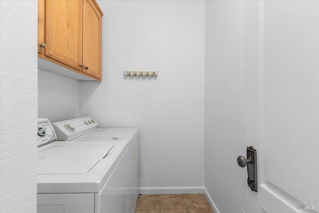 103 Paul Wittke Dr, Healdsburg, CA 95448