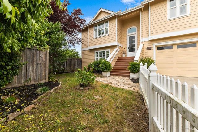 103 Paul Wittke Dr, Healdsburg, CA 95448