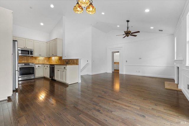 103 Paul Wittke Dr, Healdsburg, CA 95448