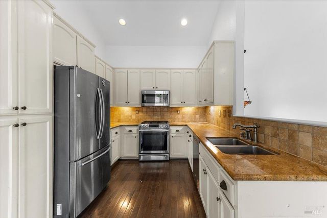 103 Paul Wittke Dr, Healdsburg, CA 95448