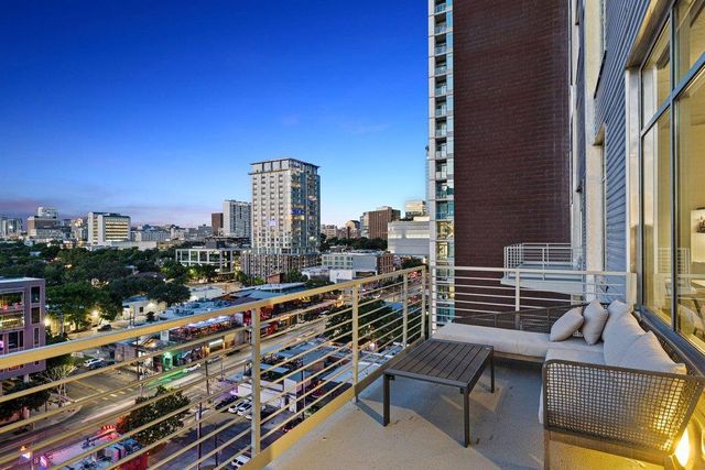 800 W 5th ST 1004, Austin, TX 78703