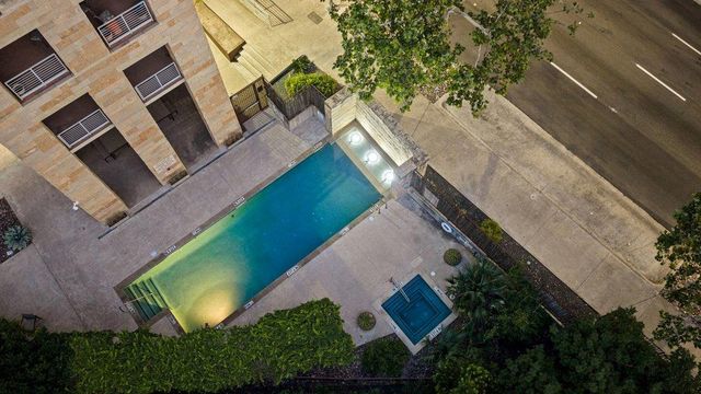 800 W 5th ST 1004, Austin, TX 78703