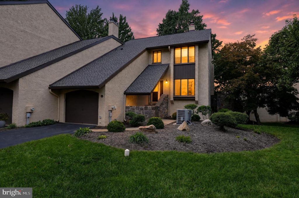88 GOLF CLUB DR, LANGHORNE, PA 19047 — exterior