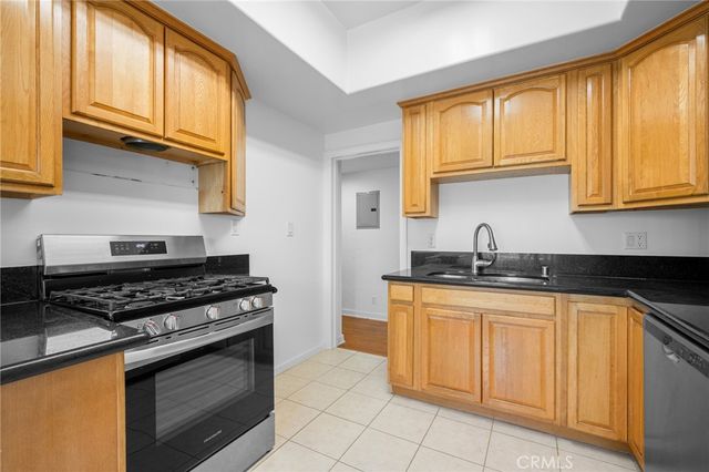 216 E Windsor Road 2, Glendale, CA 91205