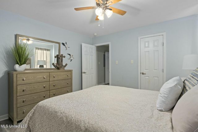 2421 Beachview Drive, H15, Ocean Springs, MS 39564