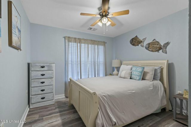 2421 Beachview Drive, H15, Ocean Springs, MS 39564