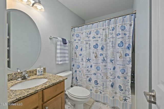 2421 Beachview Drive, H15, Ocean Springs, MS 39564