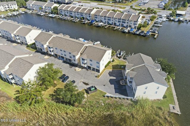2421 Beachview Drive, H15, Ocean Springs, MS 39564