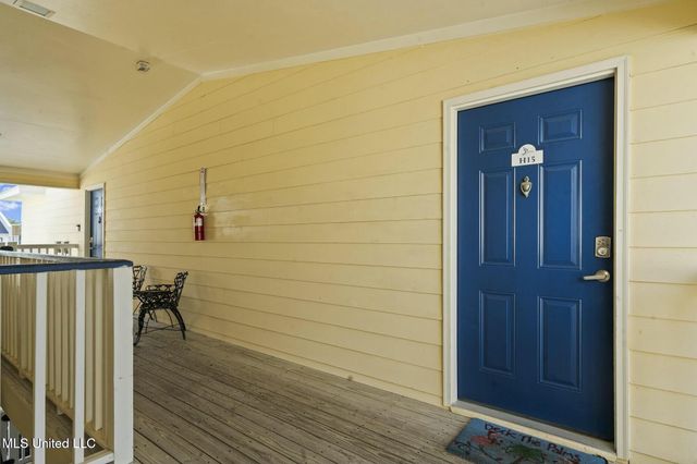 2421 Beachview Drive, H15, Ocean Springs, MS 39564