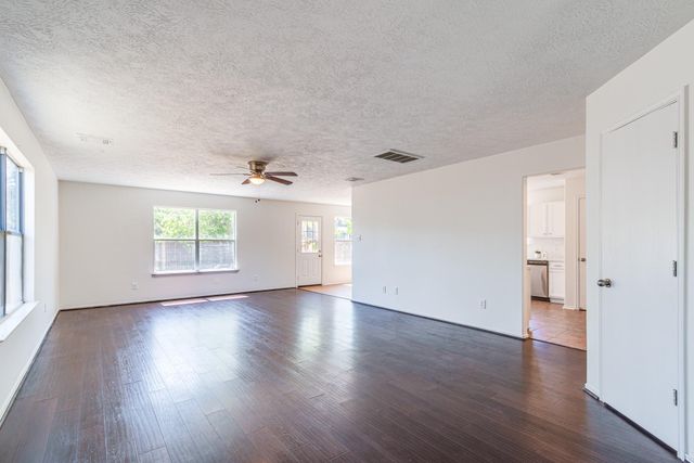 7215 Autumn Day Court, Magnolia, TX 77354
