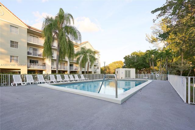 8240 SW 210th St 207, Cutler Bay, FL 33189