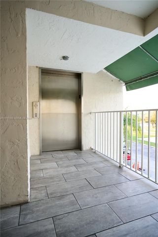 8240 SW 210th St 207, Cutler Bay, FL 33189