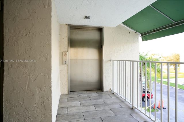 8240 SW 210th St 207, Cutler Bay, FL 33189