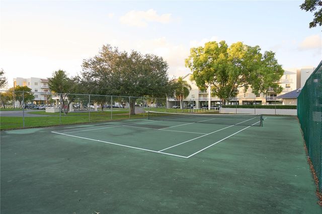 8240 SW 210th St 207, Cutler Bay, FL 33189