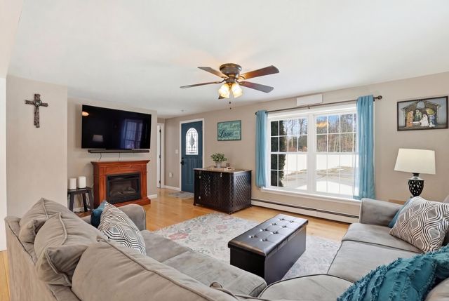 378 School Street, Berwick, ME 03901