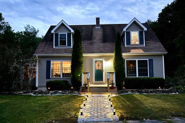 378 School Street, Berwick, ME 03901