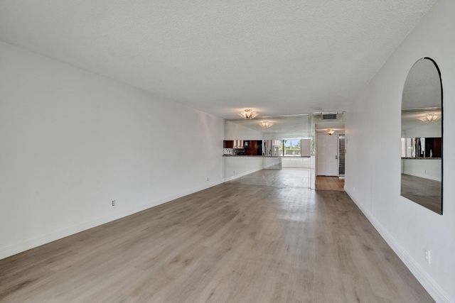 8030 Hampton Boulevard 106, North Lauderdale, FL 33068