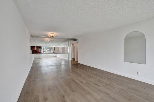 8030 Hampton Boulevard 106, North Lauderdale, FL 33068