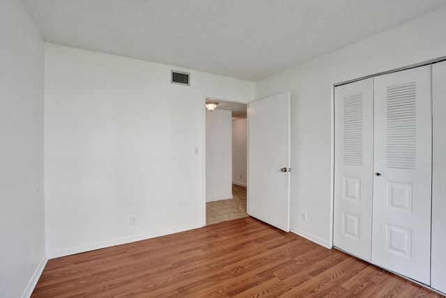 8030 Hampton Boulevard 106, North Lauderdale, FL 33068