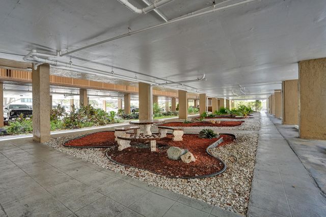 8030 Hampton Boulevard 106, North Lauderdale, FL 33068