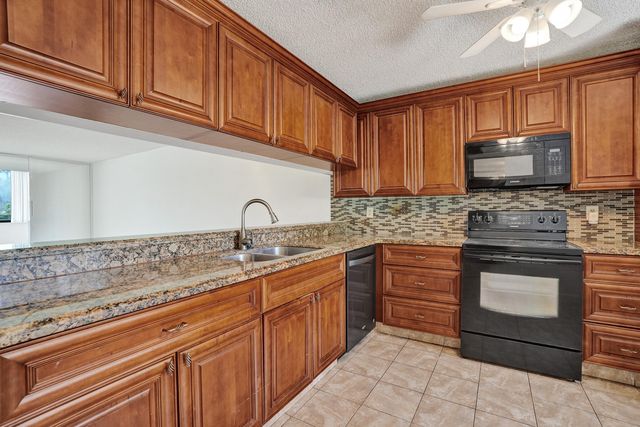 8030 Hampton Boulevard 106, North Lauderdale, FL 33068