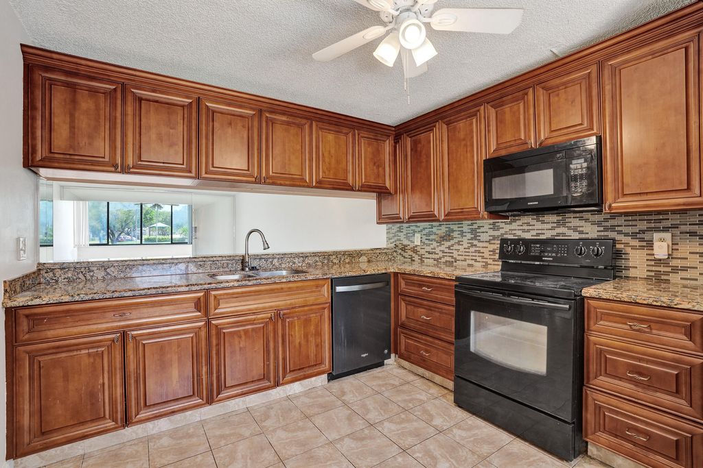 8030 Hampton Boulevard 106, North Lauderdale, FL 33068