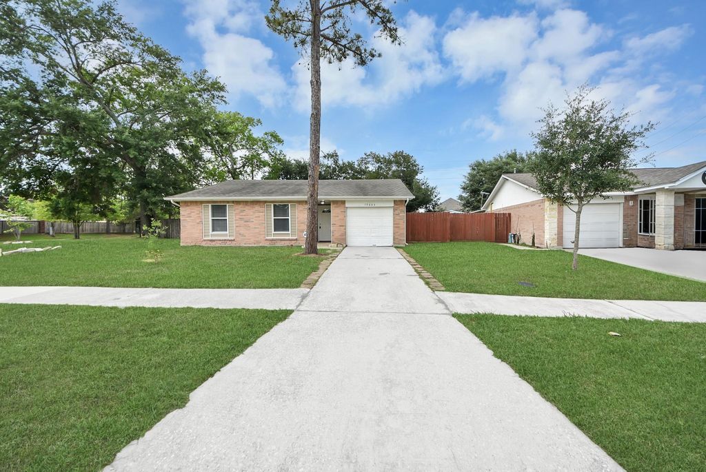 10603 Thorncliff Drive, Humble, TX 77396