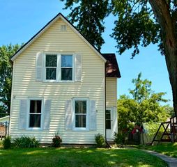 511 S Dittmer Street, Davenport, IA 52802