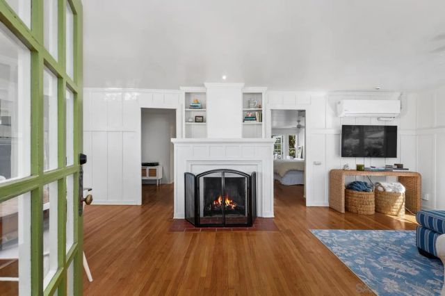 7847-49 Exchange Place, La Jolla, CA 92037